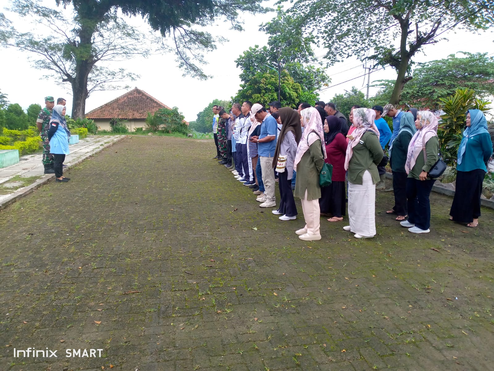 Semangat Gotong Royong Warnai Kegiatan Jumsih di Desa Kulur Bersama Kecamatan Majalengka